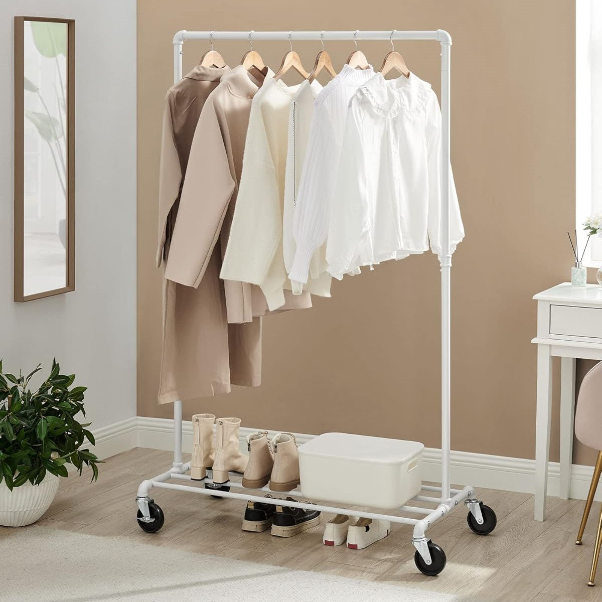 SONGMICS Clothes Rack on Wheels